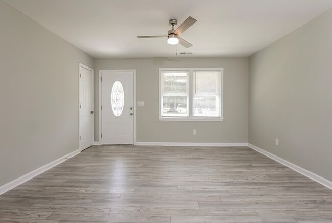 Photo - 1885 Hazelwood Dr