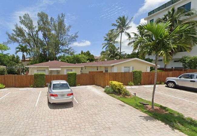 Building Photo - 2016 Miami Rd Unit B