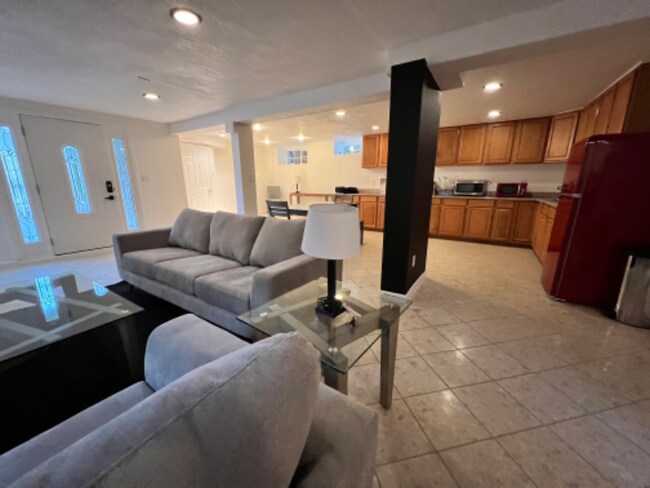 Photo - 3280 Morcom Ave Unidad B