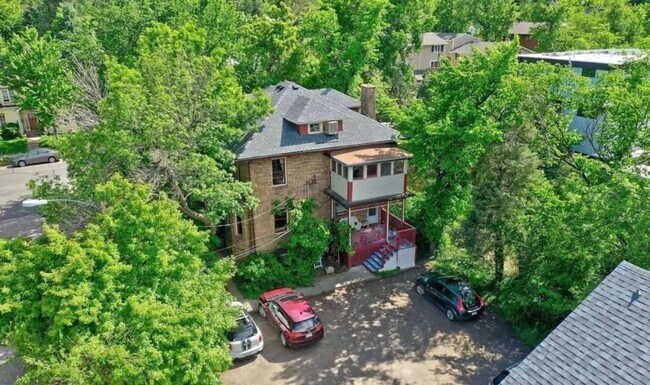 Photo - “The Lennartz House” Tons of character wit...