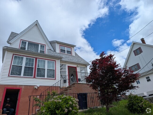 Building Photo - 9 Derne St Unit 1 Rental