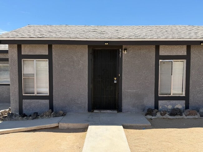 Building Photo - 527 W Wilson Ave Unit A