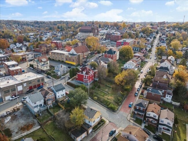 Photo - Updated 2 Bed, 1.5 Bath Home in Carrick For Rent – Move-In Ready