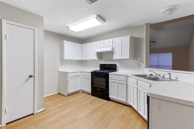 Photo - 2423 Spring Dusk Ln