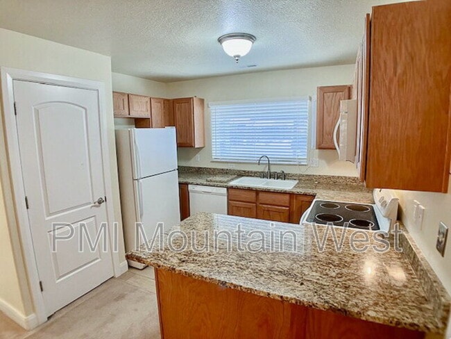 Photo - 2779 W 5525 S Unidad E-25