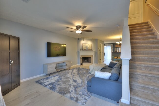 Photo - 589 Bradburn Village Cir