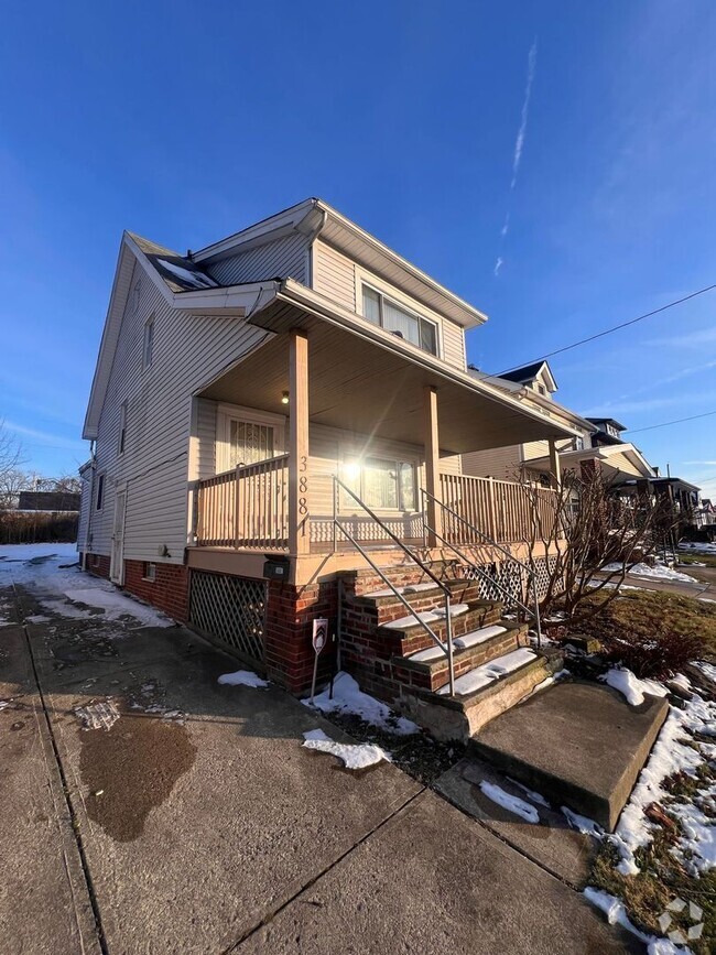 Building Photo - Section 8 Accepted: Affordable 3 Bed, 1 Ba... Rental