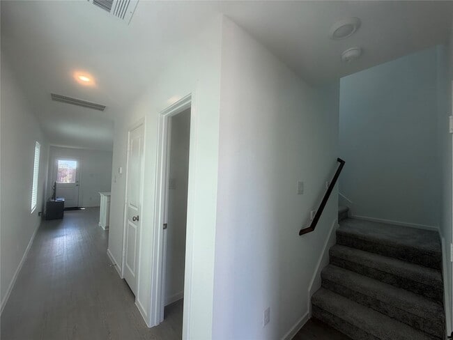 930 Pertuso Ln