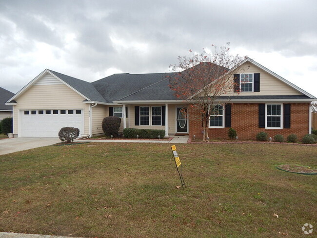 Building Photo - 4 Bedroom in the Highland's Subdivision Rental