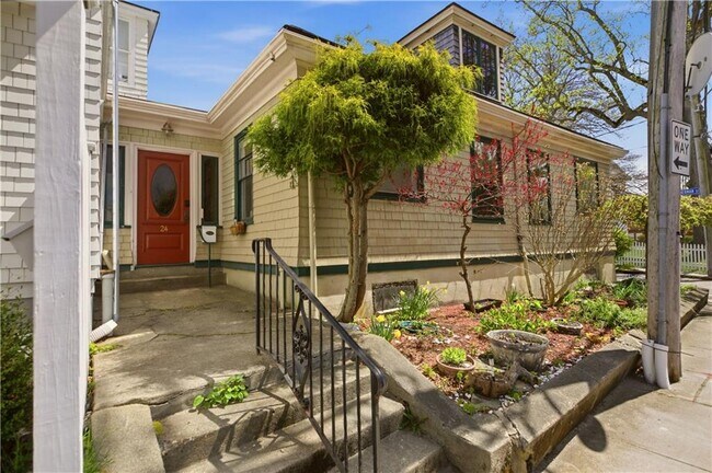 24 Spring St