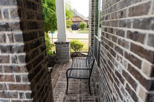 Photo - 1630 Thurlow Trl