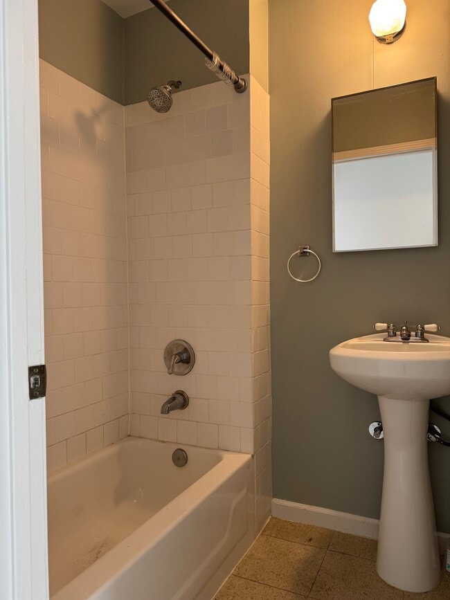 Photo - 2028 W Pacific Ave Unit 4