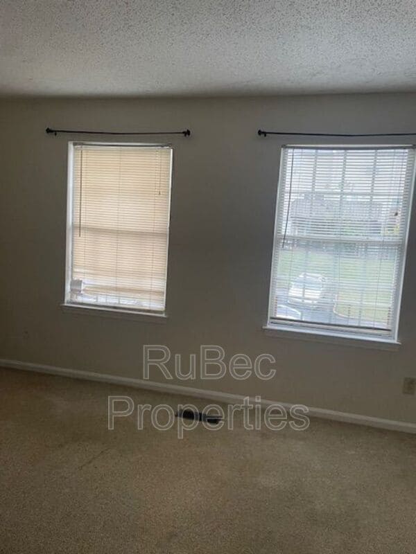 Photo - 525 Lex Dr