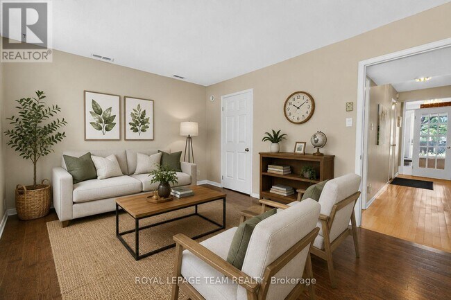 Photo - 2086 Carling Ave