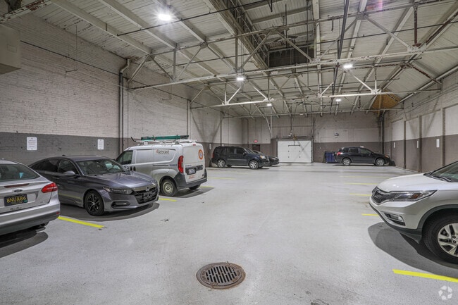 Garaje de Estacionamiento - Firestone Lofts