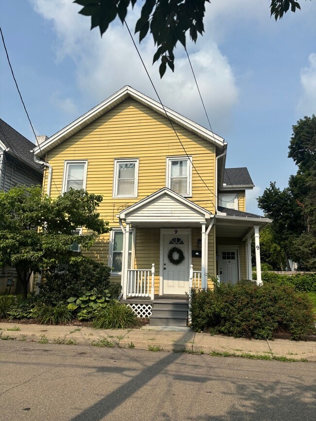 Building Photo - 9 Florence Ave Unit House