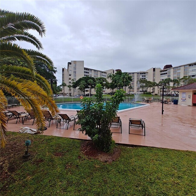 Photo - 7051 Environ Blvd Unit 433