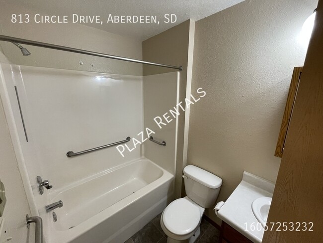 Photo - 213 13th Ave E