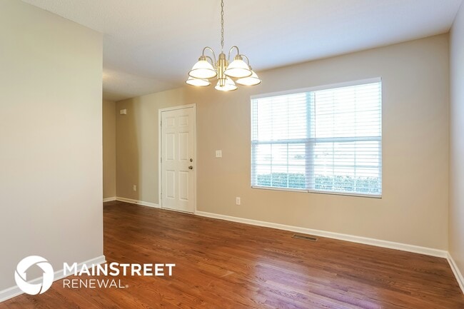 Photo - 453 Mayview Dr