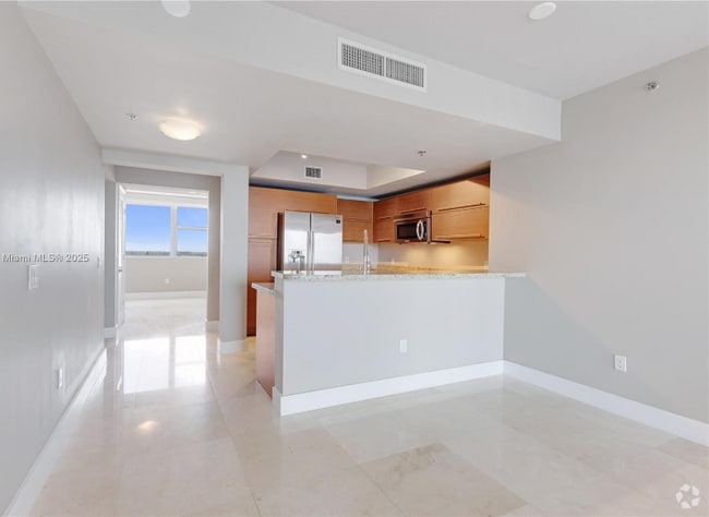 Building Photo - 2641 N Flamingo Rd Rental