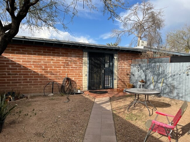 Photo - 1703 E 13th St