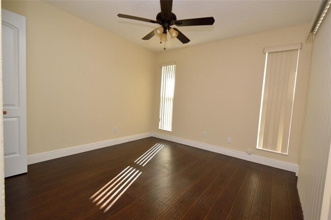 Photo - 8592 NW 7th St