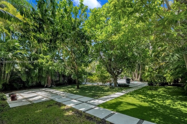 Photo - 1111 N Venetian Dr
