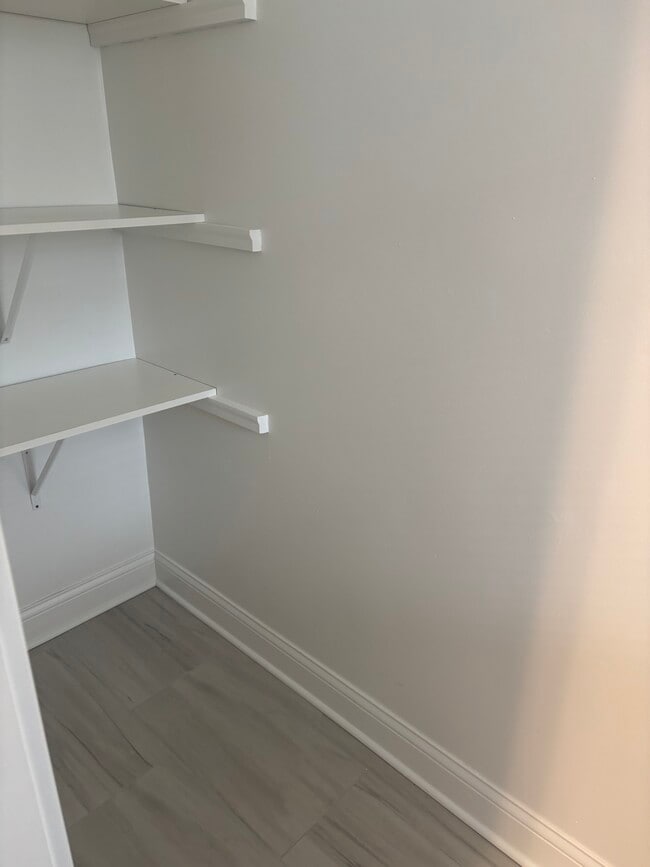 Pantry - 6200-6202 S Whipple St