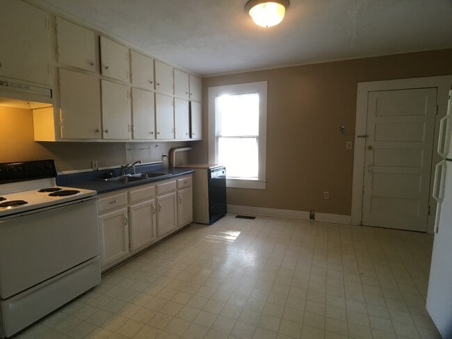 Photo - 1705 23rd Ave E