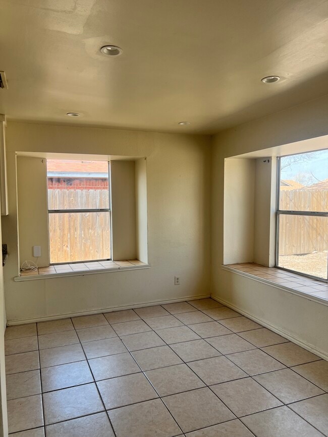 Photo - 1555 Nogalitos St