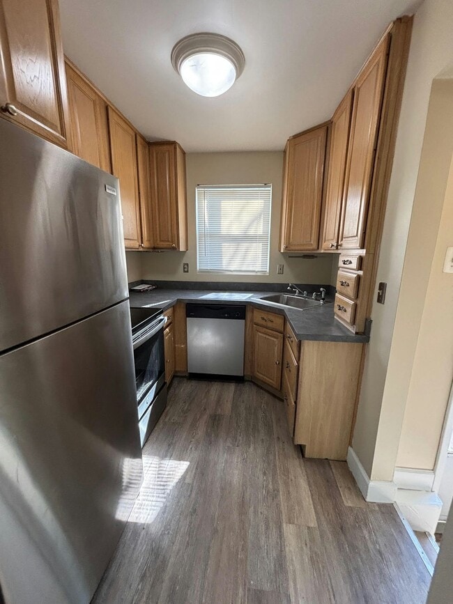 Photo - 747 Gardendale St