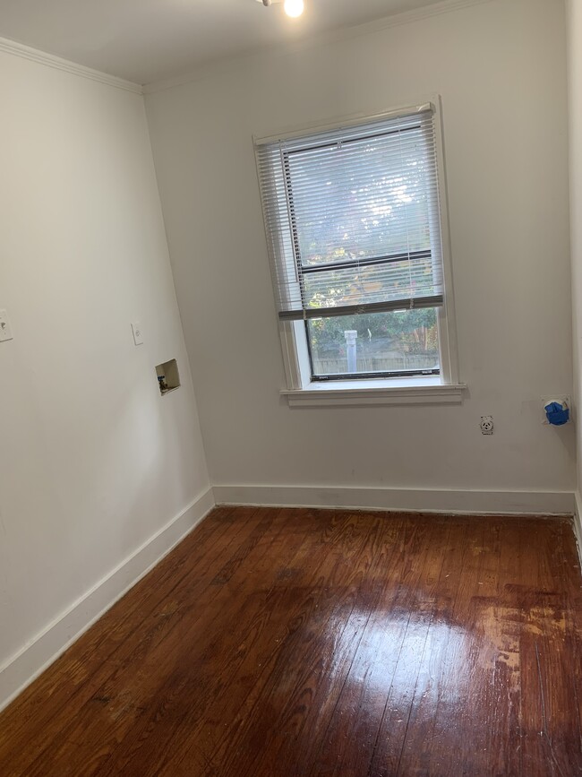 Photo - 2425 Bartlett Blvd