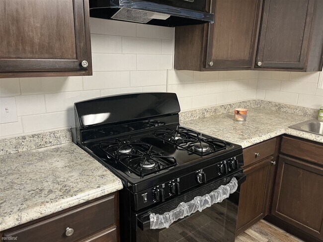 Photo - 3 br, 1 bath Condo - 1882 East 37th Street