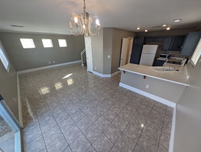 Photo - 4368 Holden St