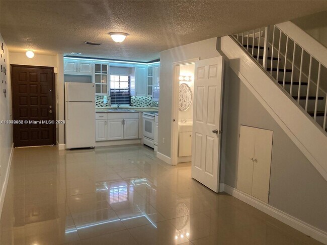 Photo - 12025 SW 18th St