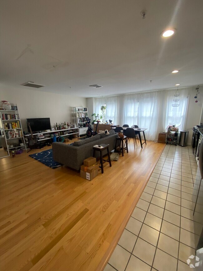 Building Photo - 1 Davenport St Unit 8 Rental