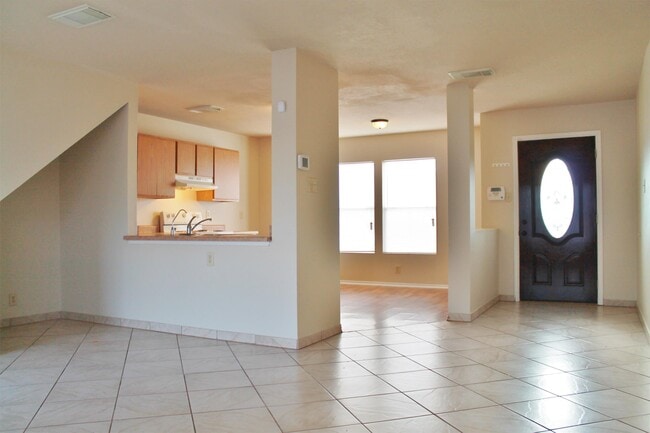 Photo - 7955 Ruby Meadow