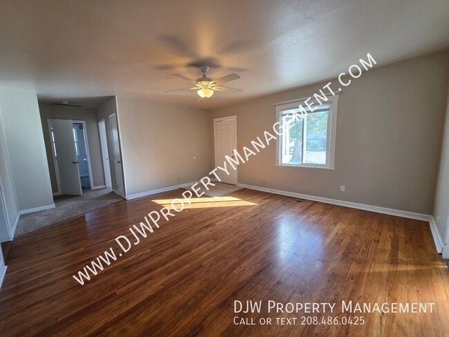 Photo - 2233 S Leadville Ave