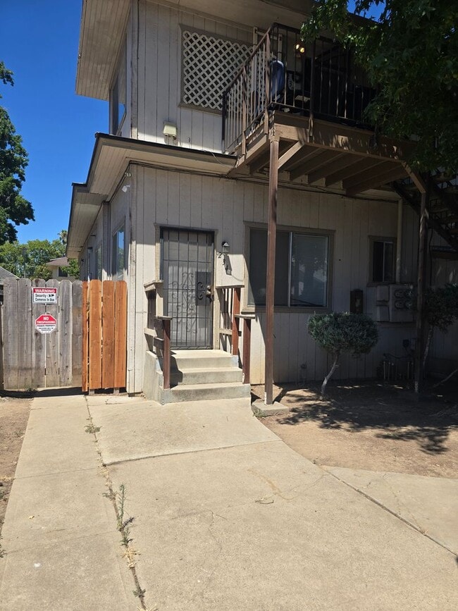 Building Photo - 1 BEDROOM/1 BATH FOR RENT