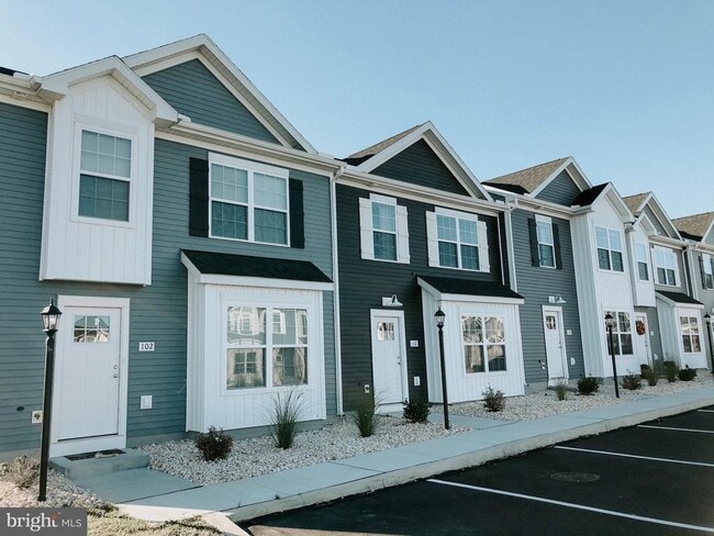 Photo - 260 Beechwood Wy Townhome