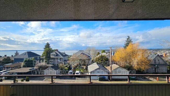 Building Photo - 625 N Garden St