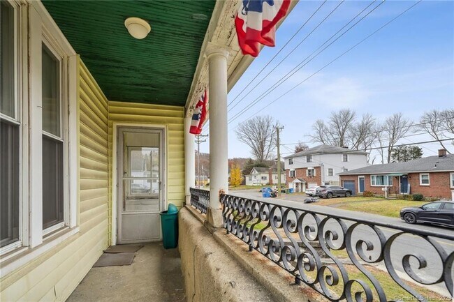 Photo - 529 Sylvan Ave Unit 2