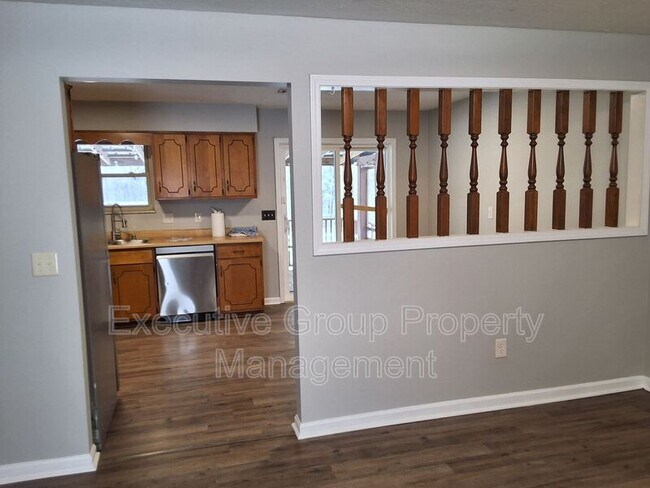 Photo - 1800 Preston St