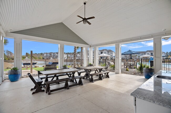 Photo - Hawthorne at the Bend