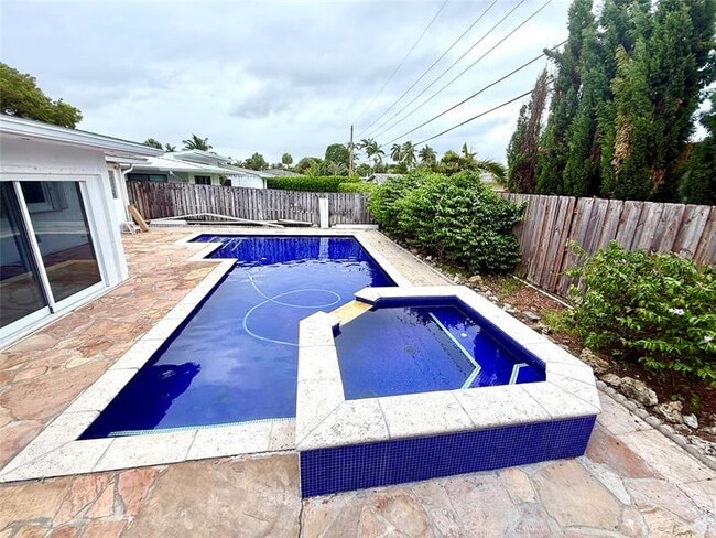 Photo - 2685 SE 5th St