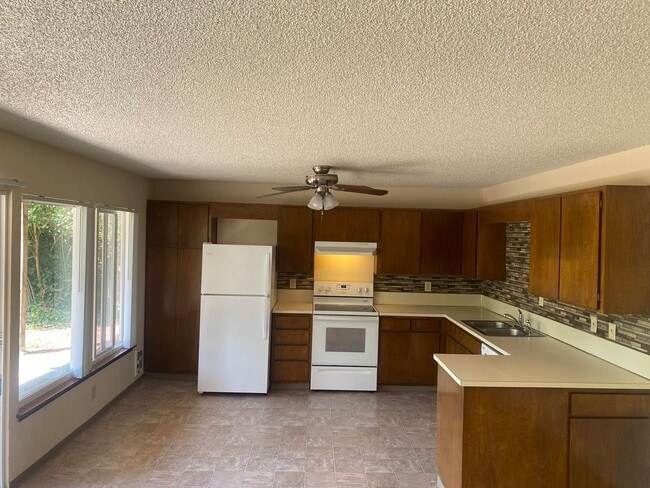 Photo - 260 E 38th Ave Unit 260 1/2 East 38th Avenue
