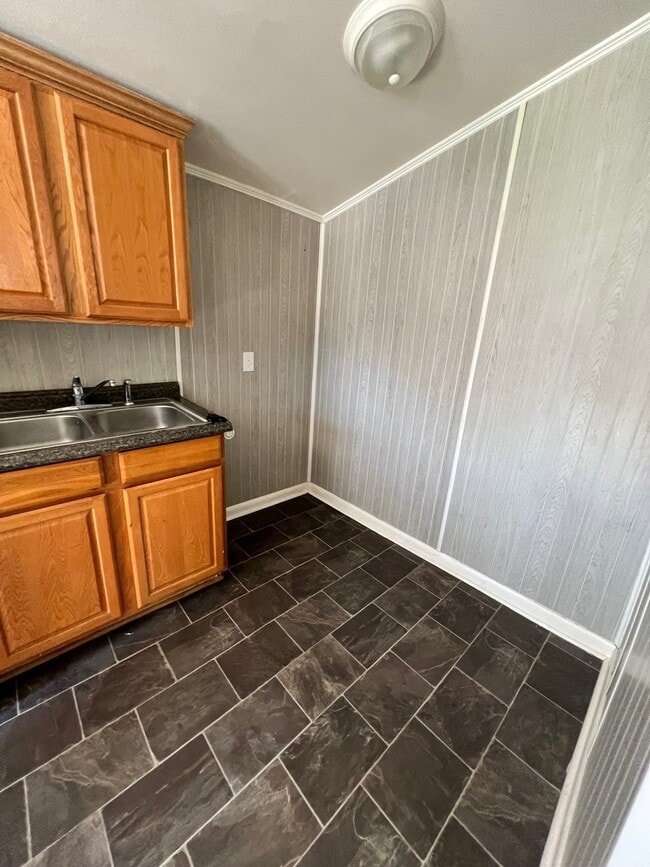 Photo - 1128 Pickett St