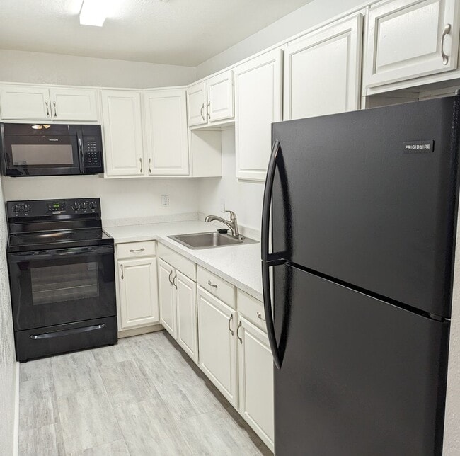 Photo - Updated 1 Bedroom Palm Springs Villas