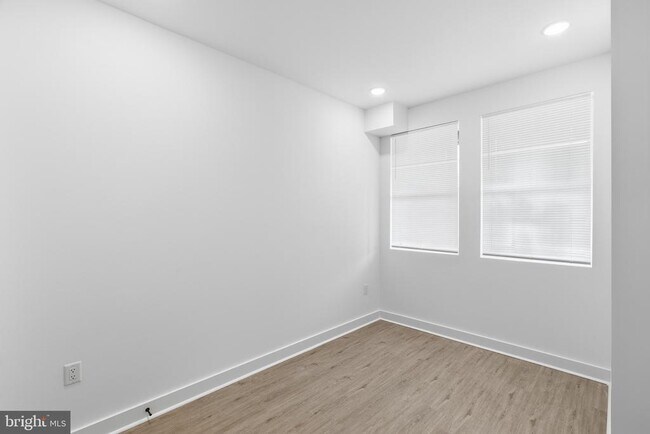 Building Photo - 863 N 43rd St