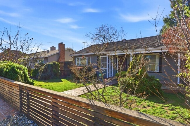 Photo - 954 Sunlite Dr